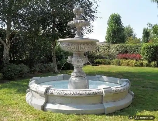 Garten Springbrunnen mit Wasserbecken und Löwenkopf